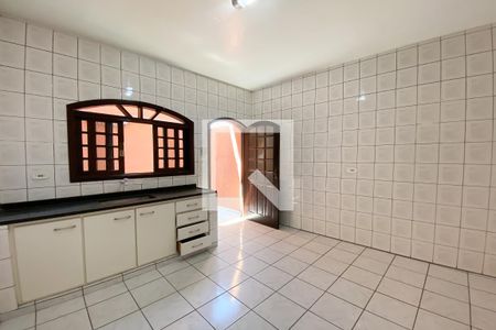 Casa à venda com 295m², 5 quartos e 1 vaga Casa à venda com 295m², 5 quartos e 1 vagaCozinha