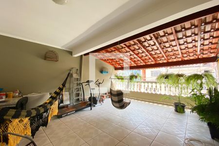Casa à venda com 295m², 5 quartos e 1 vaga Casa à venda com 295m², 5 quartos e 1 vagaVaranda do Quarto 3