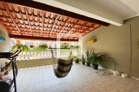 Casa à venda com 295m², 5 quartos e 1 vaga Casa à venda com 295m², 5 quartos e 1 vagaVaranda do Quarto 3