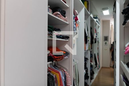 Casa à venda com 150m², 4 quartos e 2 vagasCloset