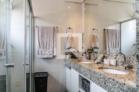 Casa à venda com 150m², 4 quartos e 2 vagasBanheiro da Suíte