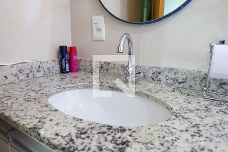 Apartamento à venda com 80m², 3 quartos e 2 vagasBanheiro