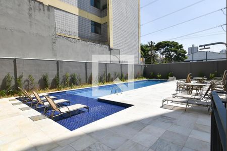 Apartamento à venda com 34m², 2 quartos e sem vaga Apartamento à venda com 34m², 2 quartos e sem vagaÁrea comum - Piscina
