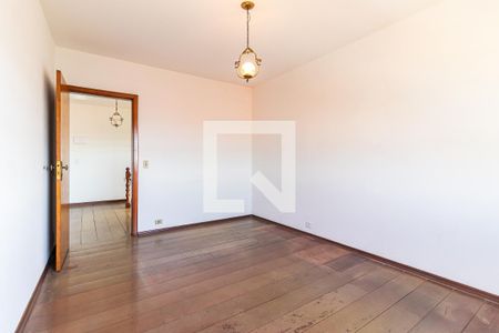 Casa à venda com 250m², 3 quartos e 4 vagas Casa à venda com 250m², 3 quartos e 4 vagasQuarto 1