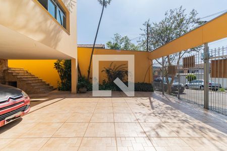 Casa à venda com 250m², 3 quartos e 4 vagas Casa à venda com 250m², 3 quartos e 4 vagasGaragem