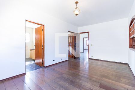 Casa à venda com 250m², 3 quartos e 4 vagas Casa à venda com 250m², 3 quartos e 4 vagasQuarto 3 - Suíte