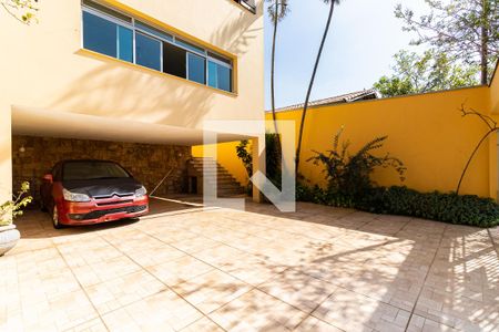 Casa à venda com 250m², 3 quartos e 4 vagas Casa à venda com 250m², 3 quartos e 4 vagasGaragem