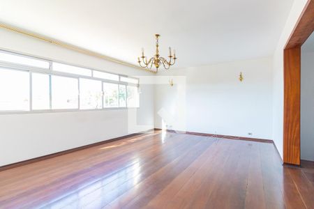 Sala de casa à venda com 3 quartos, 250m² em Interlagos, São Paulo