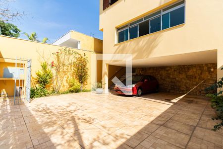 Casa à venda com 250m², 3 quartos e 4 vagas Casa à venda com 250m², 3 quartos e 4 vagasGaragem