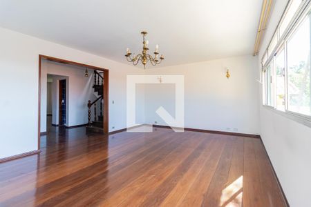 Sala de casa à venda com 3 quartos, 250m² em Interlagos, São Paulo