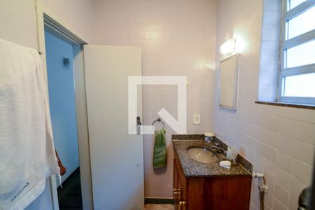 Casa à venda com 200m², 4 quartos e sem vagaBanheiro de serviço