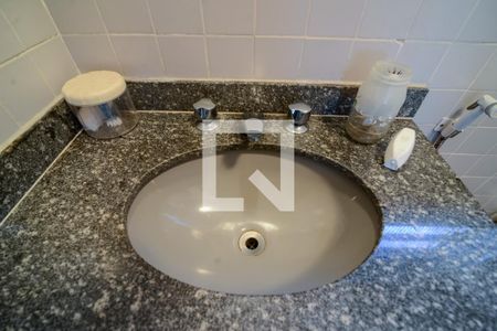 Casa à venda com 200m², 4 quartos e sem vagaBanheiro de serviço