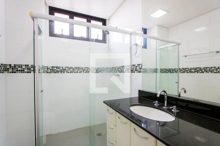 Apartamento à venda com 178m², 3 quartos e 3 vagasBanheiro social