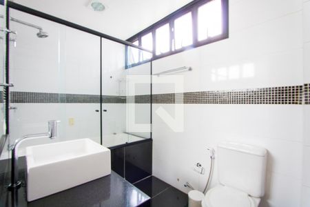 Apartamento à venda com 178m², 3 quartos e 3 vagasBanheiro do quarto 1