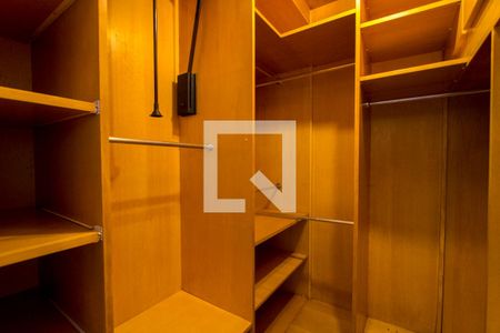 Apartamento à venda com 178m², 3 quartos e 3 vagasCloset do quarto 1