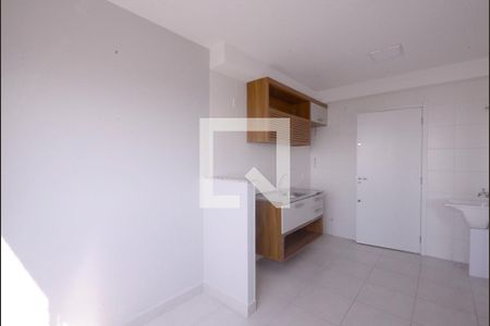 Sala/Cozinha de apartamento para alugar com 2 quartos, 38m² em Parque Fongaro, São Paulo