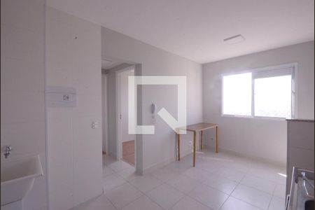 Sala/Cozinha de apartamento para alugar com 2 quartos, 38m² em Parque Fongaro, São Paulo
