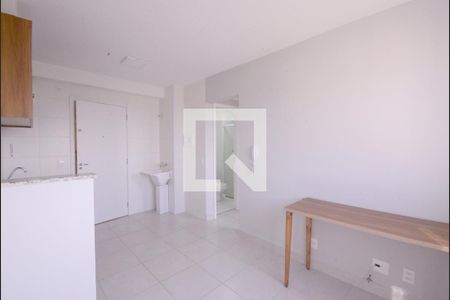 Sala/Cozinha de apartamento para alugar com 2 quartos, 38m² em Parque Fongaro, São Paulo