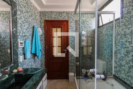 Casa à venda com 221m², 3 quartos e 4 vagasBanheiro da Suíte