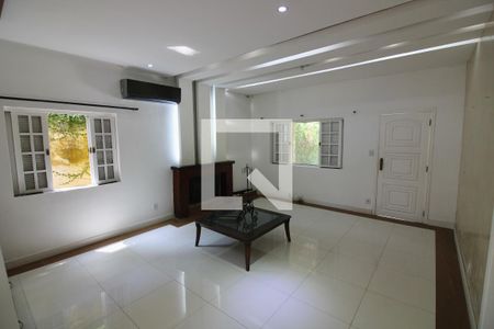 Sala de casa de condomínio à venda com 3 quartos, 690m² em Vargem Grande, Rio de Janeiro
