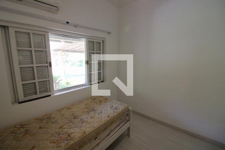 Quarto 1 de casa de condomínio para alugar com 3 quartos, 690m² em Vargem Grande, Rio de Janeiro