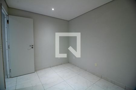 Quarto de kitnet/studio para alugar com 1 quarto, 28m² em Vila das Oliveiras, Taboão da Serra