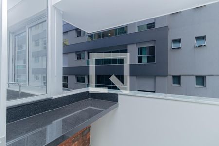 Apartamento à venda com 63m², 2 quartos e 2 vagas Apartamento à venda com 63m², 2 quartos e 2 vagasVaranda