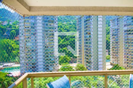 Sala vista de casa de condomínio à venda com 2 quartos, 80m² em São Conrado, Rio de Janeiro