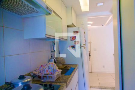 Casa de condomínio à venda com 80m², 2 quartos e 1 vagaCozinha americana