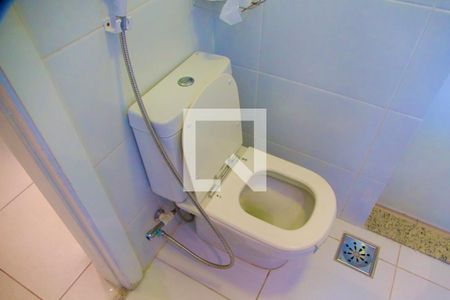 Casa de condomínio à venda com 80m², 2 quartos e 1 vagaSuíte banheiro (reversível a social)