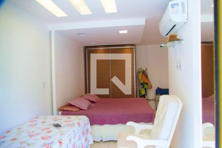 Casa de condomínio à venda com 80m², 2 quartos e 1 vagaSuíte