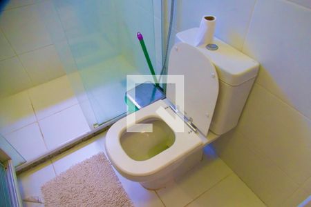 Casa de condomínio à venda com 80m², 2 quartos e 1 vagaSuíte banheiro