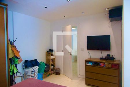 Casa de condomínio à venda com 80m², 2 quartos e 1 vagaSuíte