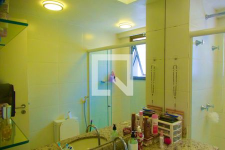 Casa de condomínio à venda com 80m², 2 quartos e 1 vagaSuíte banheiro