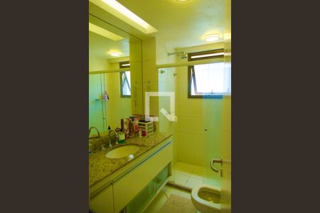 Casa de condomínio à venda com 80m², 2 quartos e 1 vagaSuíte banheiro