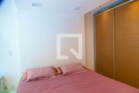 Casa de condomínio à venda com 80m², 2 quartos e 1 vagaSuíte