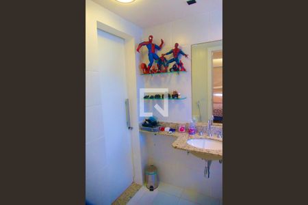 Casa de condomínio à venda com 80m², 2 quartos e 1 vagaSuíte banheiro (reversível a social)