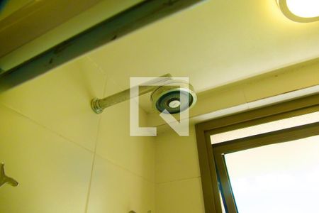 Casa de condomínio à venda com 80m², 2 quartos e 1 vagaSuíte banheiro