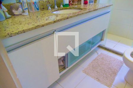 Casa de condomínio à venda com 80m², 2 quartos e 1 vagaSuíte banheiro