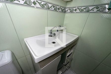Casa à venda com 130m², 3 quartos e 2 vagasBanheiro