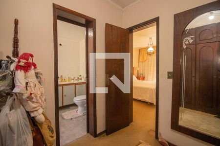 Casa à venda com 218m², 3 quartos e 3 vagasSuíte - Closet