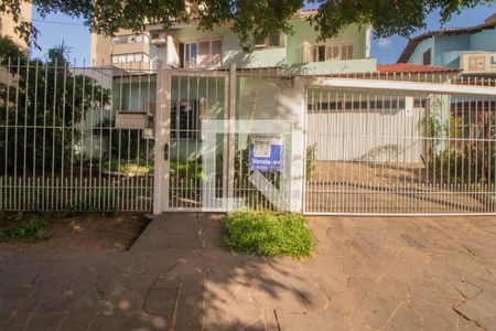 Casa à venda com 218m², 3 quartos e 3 vagasFachada