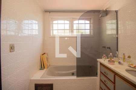 Casa à venda com 218m², 3 quartos e 3 vagasBanheiro da Suíte