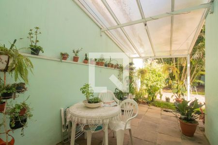 Casa à venda com 218m², 3 quartos e 3 vagasPátio
