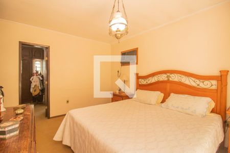 Casa à venda com 218m², 3 quartos e 3 vagasSuíte