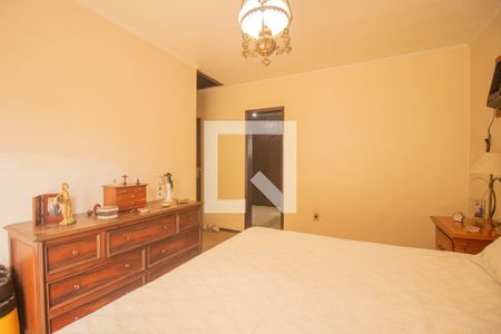 Casa à venda com 218m², 3 quartos e 3 vagasSuíte