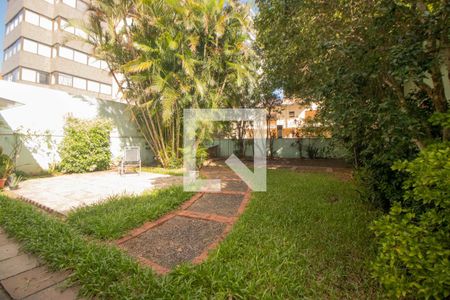 Casa à venda com 218m², 3 quartos e 3 vagasPátio