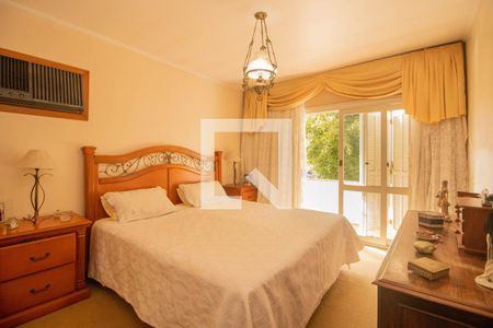 Casa à venda com 218m², 3 quartos e 3 vagasSuíte