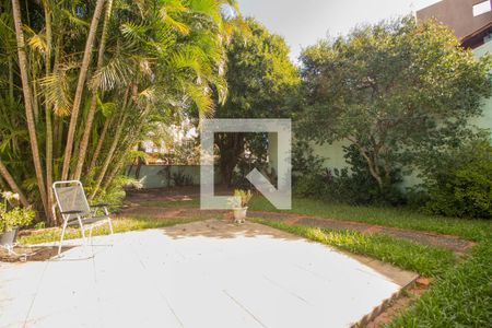 Casa à venda com 218m², 3 quartos e 3 vagasPátio