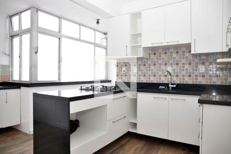 Apartamento à venda com 80m², 2 quartos e 2 vagasCozinha + Área de Serviço